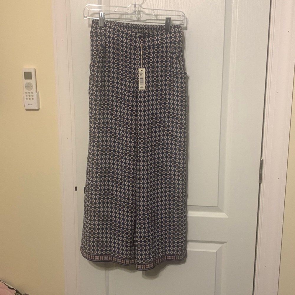 #75 Max Studio Pants Size XS NWT